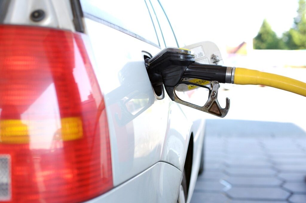 Fedecámaras pide a Maduro concesiones para operar gasolineras