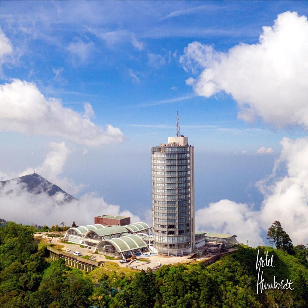 Los precios socialistas para alojarse en el Hotel Humboldt en la cima de Caracas