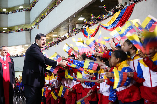 Maduro recula y no habrá clases presenciales