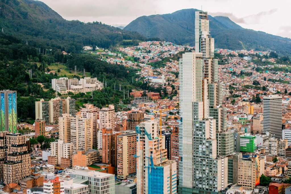 Venezolanos cometen solo 2% de los hurtos en Bogotá