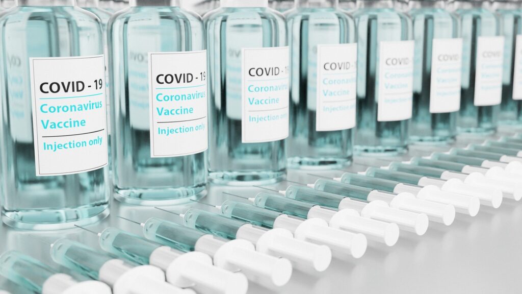 Suspenden aplicación de vacuna Johnson & Johnson contra el Covid en EE. UU. por los coágulos de sangre que ha causado