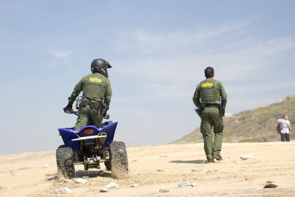 Patrulla Fronteriza detiene a 182 inmigrantes ilegales en dos horas