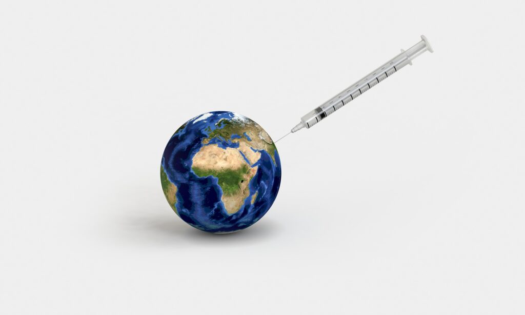 Estados Unidos dona millones de vacunas contra el covid a Perú y Paraguay