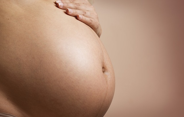 SALUD: Mortalidad materna aumentó en EEUU en 2020, especialmente entre las latinas